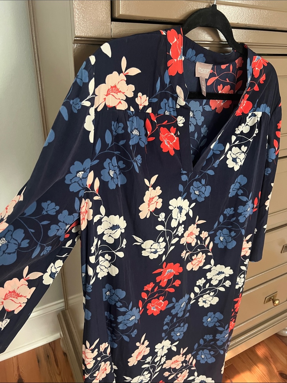 Chico's Navy Floral V-Neck Shift Dress with Red & Cream Blooms (Chicos Size 3) - Picture 3 of 4
